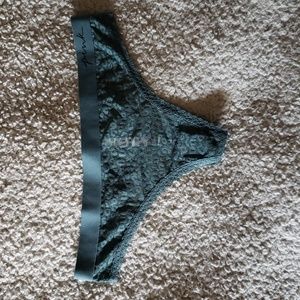 NWOT VS PINK Leopard Lace Thong Panty